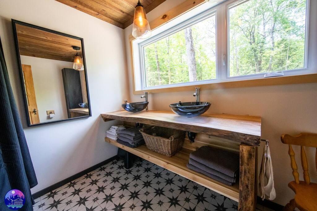 Chalet Deschamps- Spa- Chien Accepte- Nature- Estrie Mansonville Exterior photo